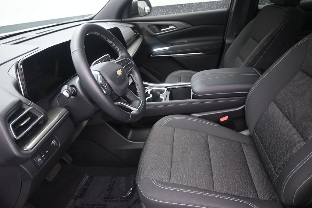 Used 2026 Chevrolet Traverse LT FWD image 12