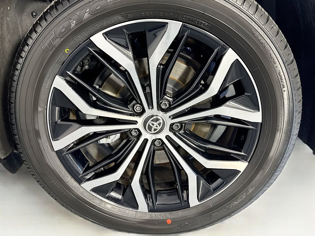 Used 2023 Toyota Crown XLE image 32