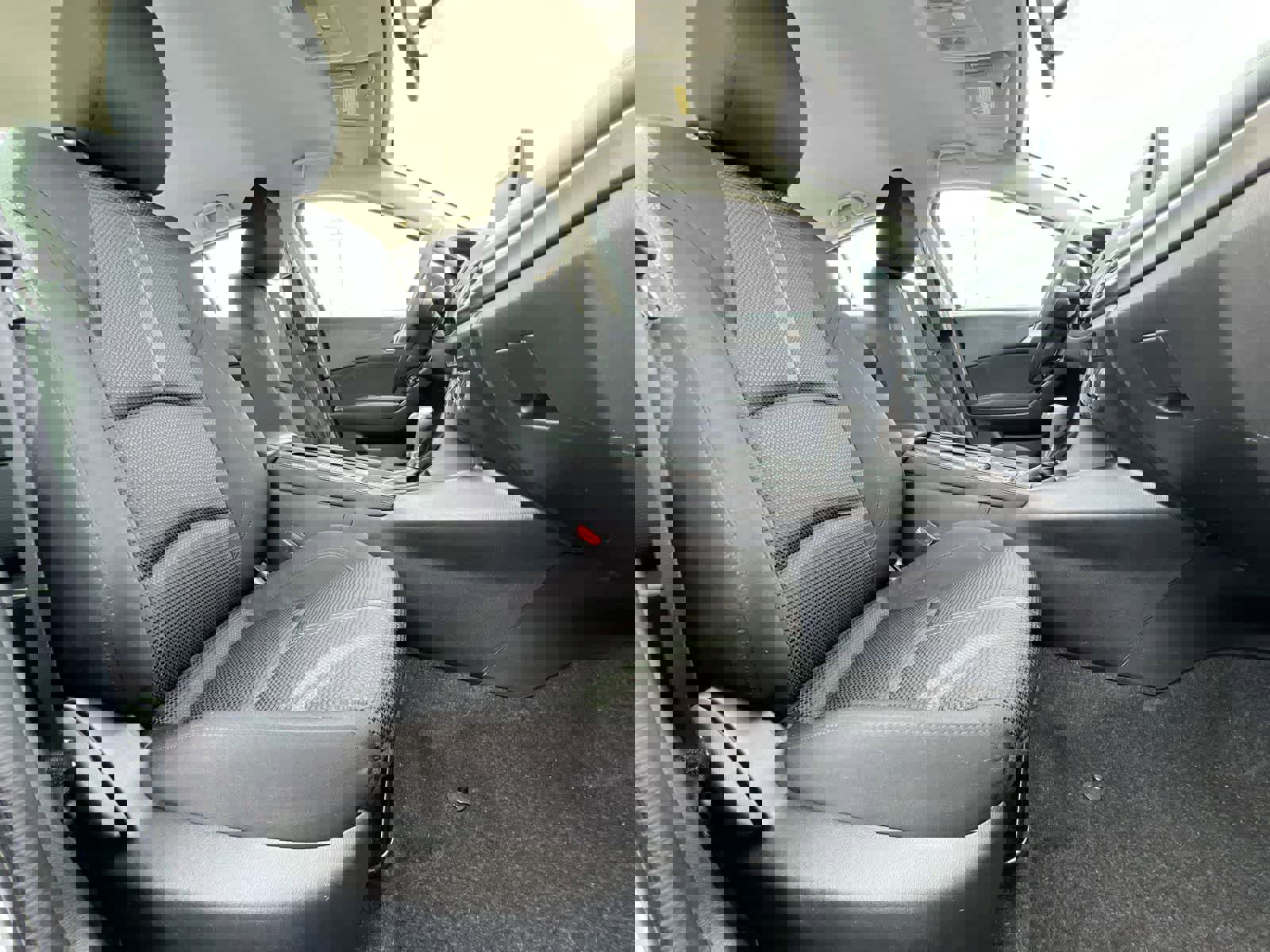 Used 2017 MAZDA MAZDA3 Sport w/ Preferred Equipment Package image 21