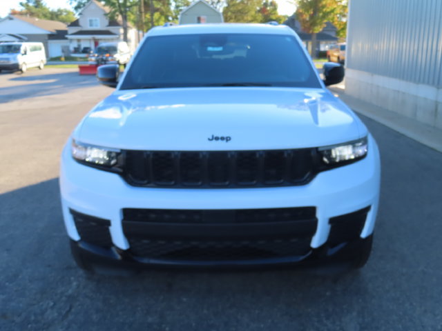 Used 2023 Jeep Grand Cherokee L Laredo AWD/4WD image 13