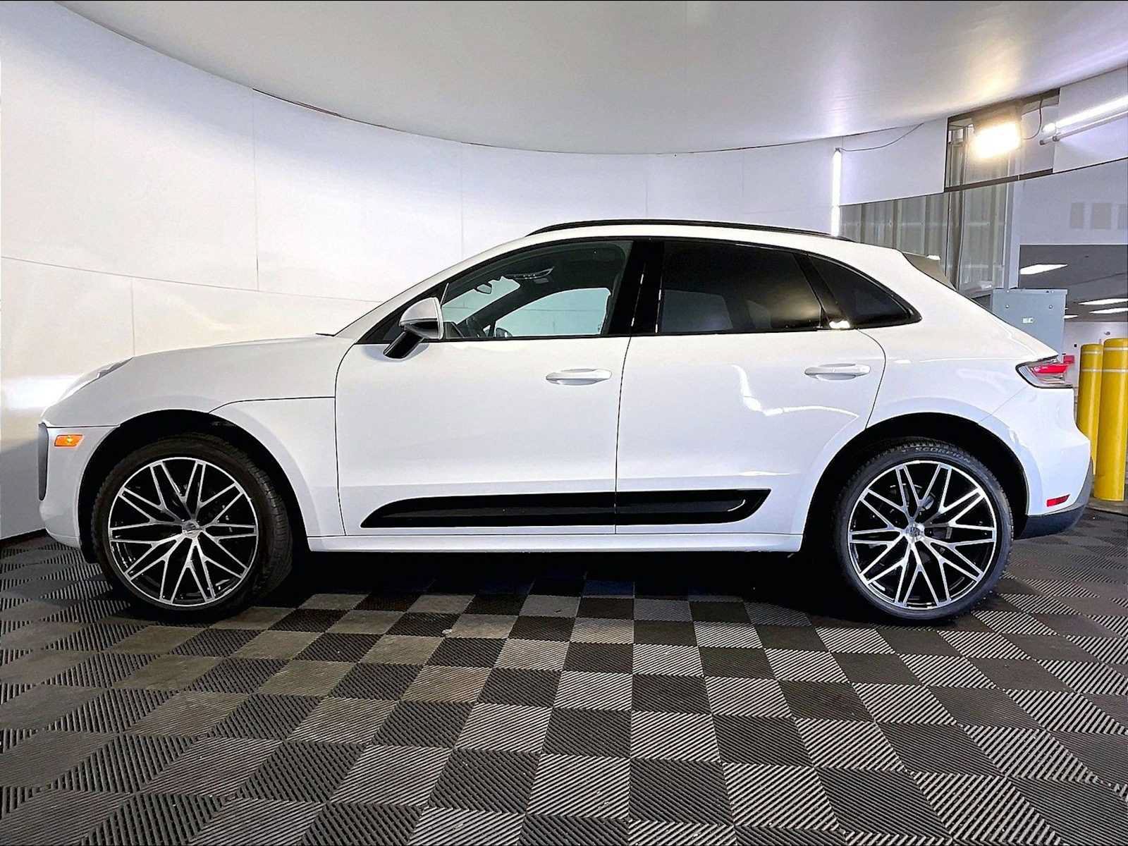 New 2026 Porsche Macan Turbo AWD/4WD image 2