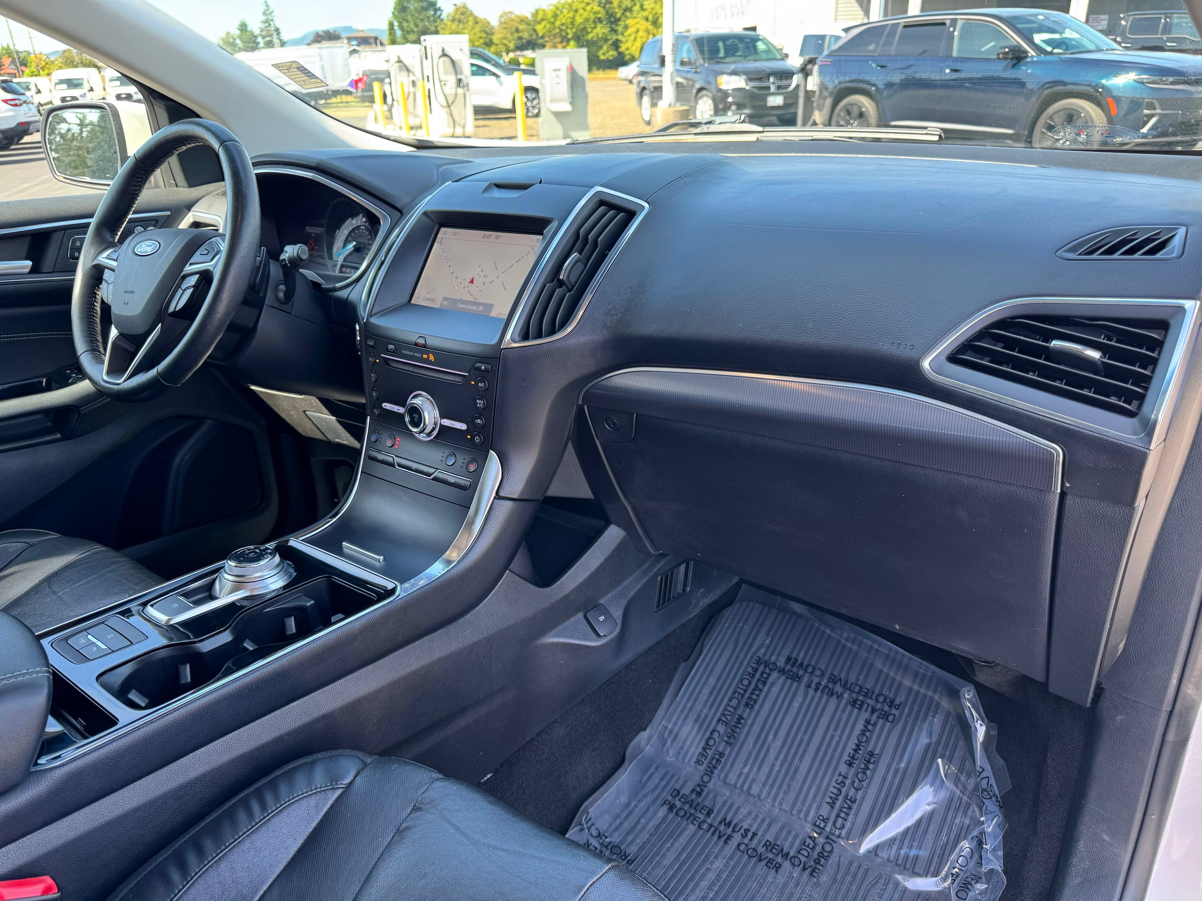 Certified 2019 Ford Edge Titanium w/ Equipment Group 301A AWD/4WD image 24
