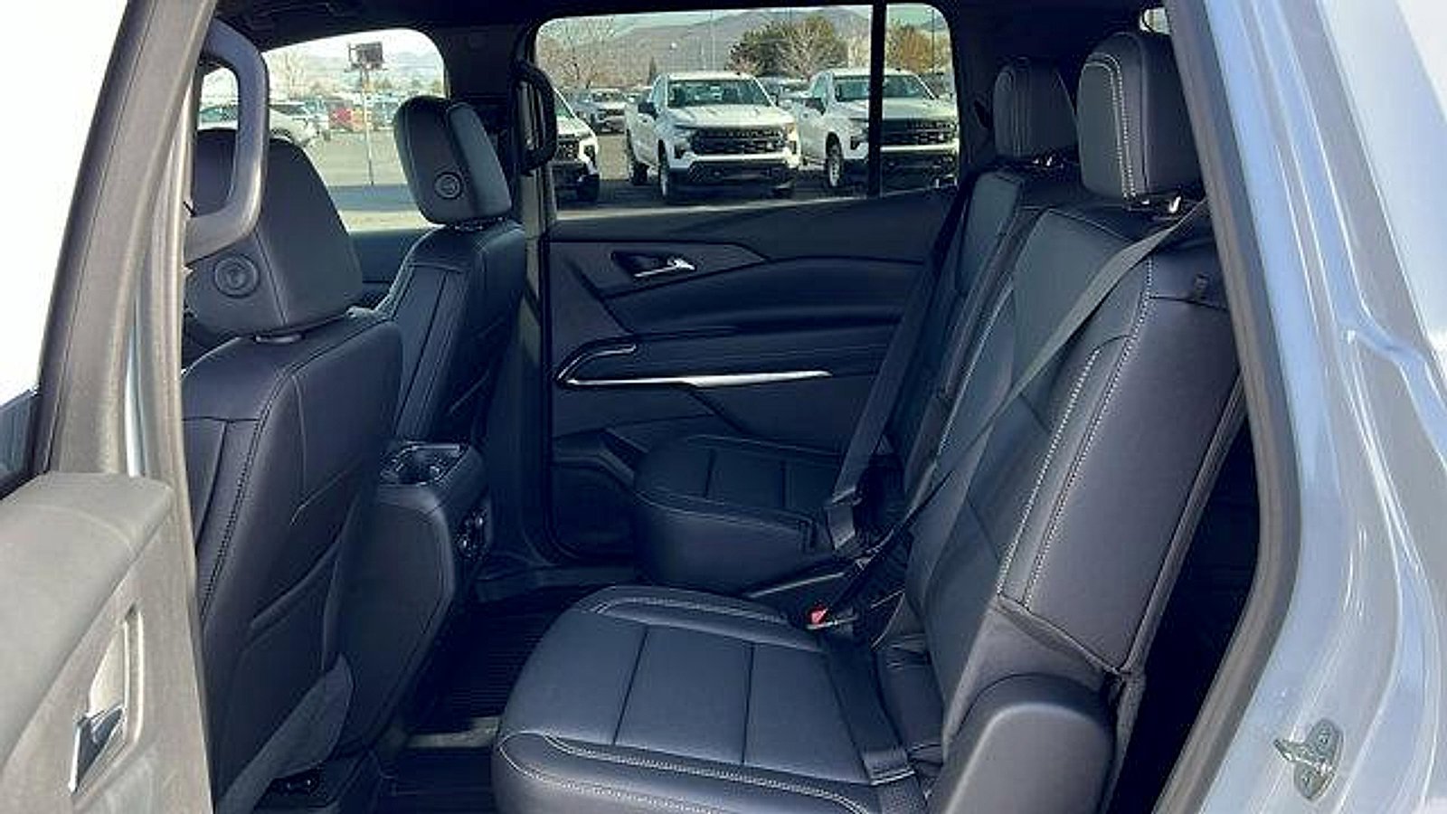 New 2026 Chevrolet Traverse LT w/ Midnight/Sport Edition image 13