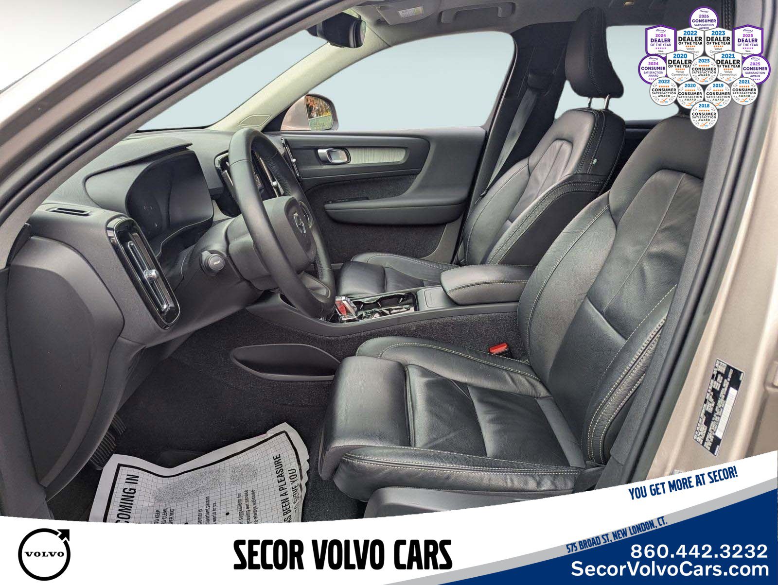 Certified 2023 Volvo XC40 B5 Plus image 8