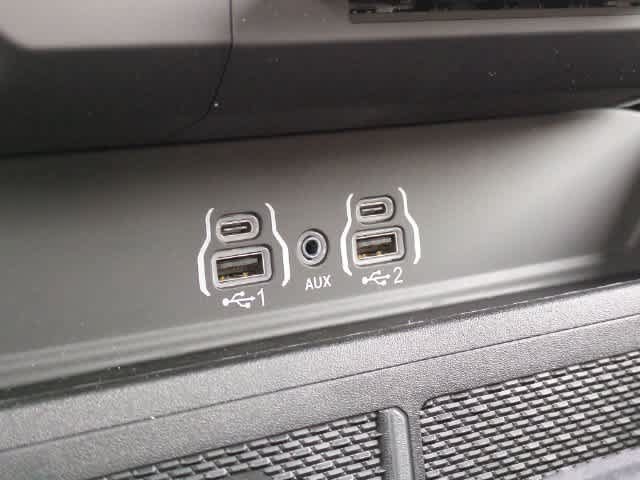 Used 2025 RAM 1500 Laramie AWD/4WD image 31
