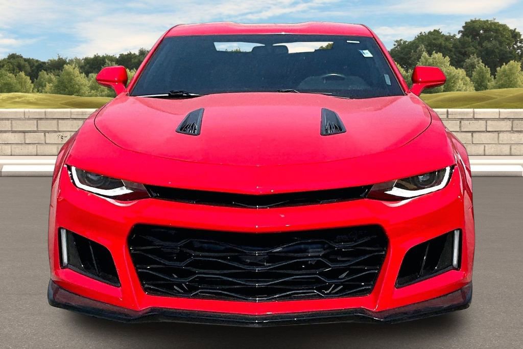 Used 2017 Chevrolet Camaro LT RWD image 3