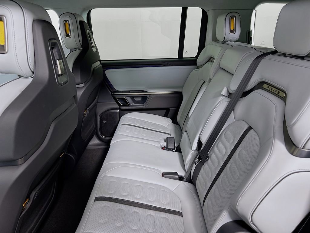Used 2023 Rivian R1S Adventure image 20