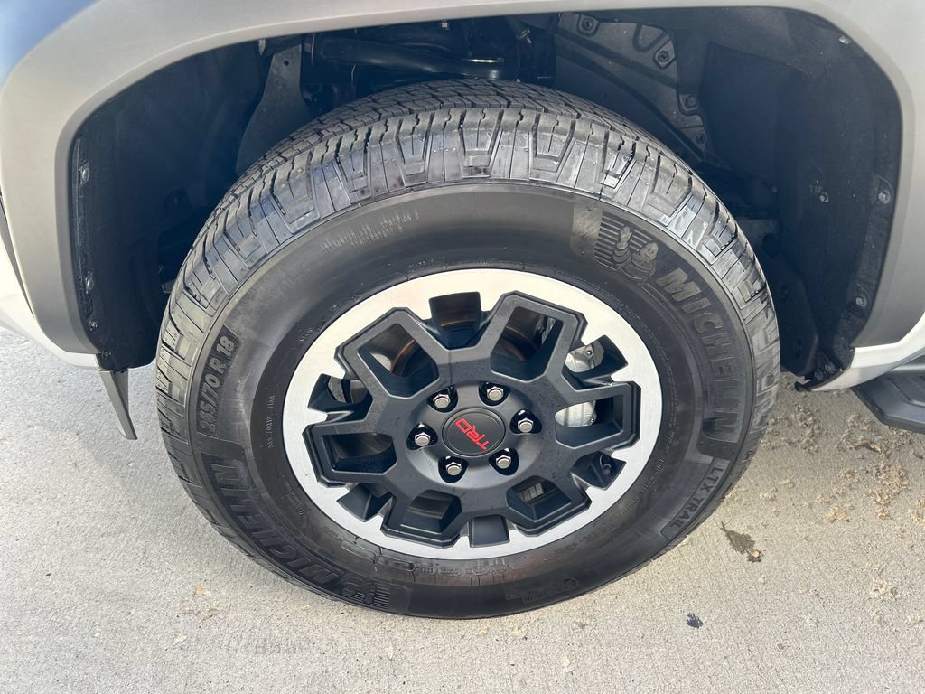 Certified 2025 Toyota 4Runner TRD Off-Road AWD/4WD image 16