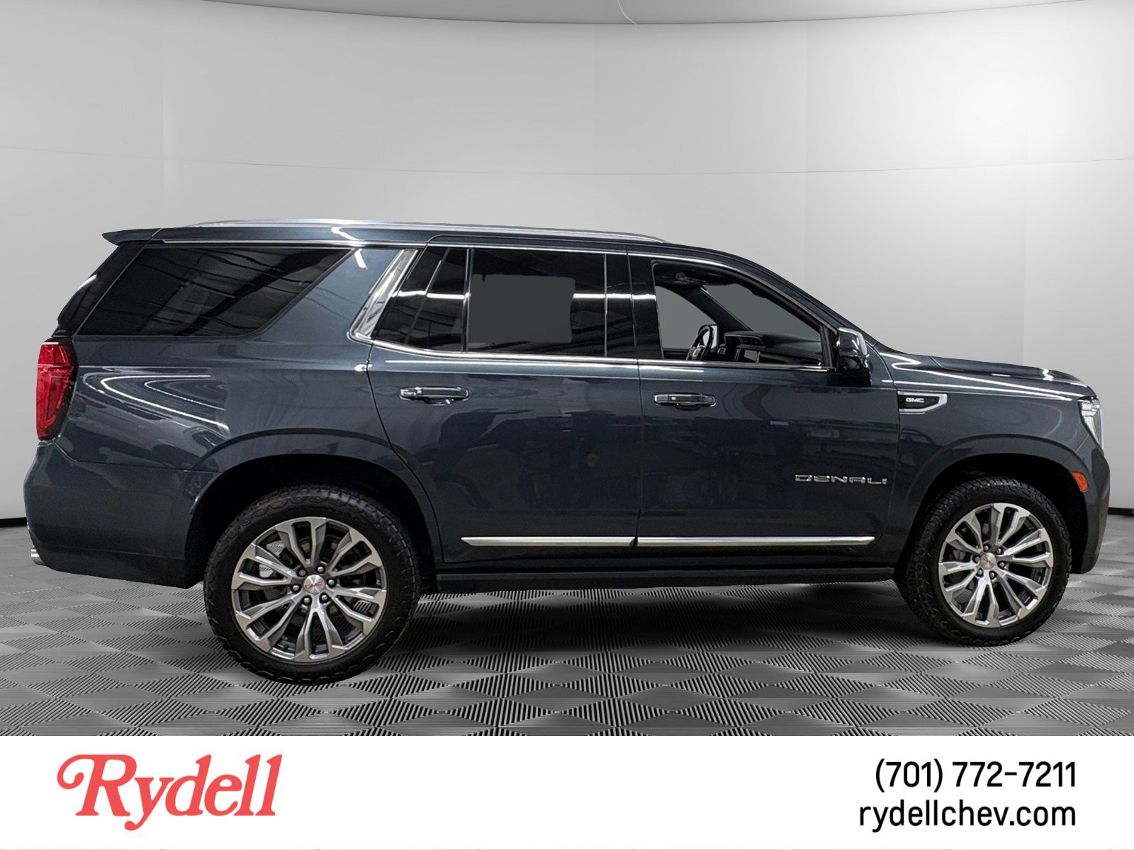 Used 2021 GMC Yukon Denali w/ Denali Premium Package image 6