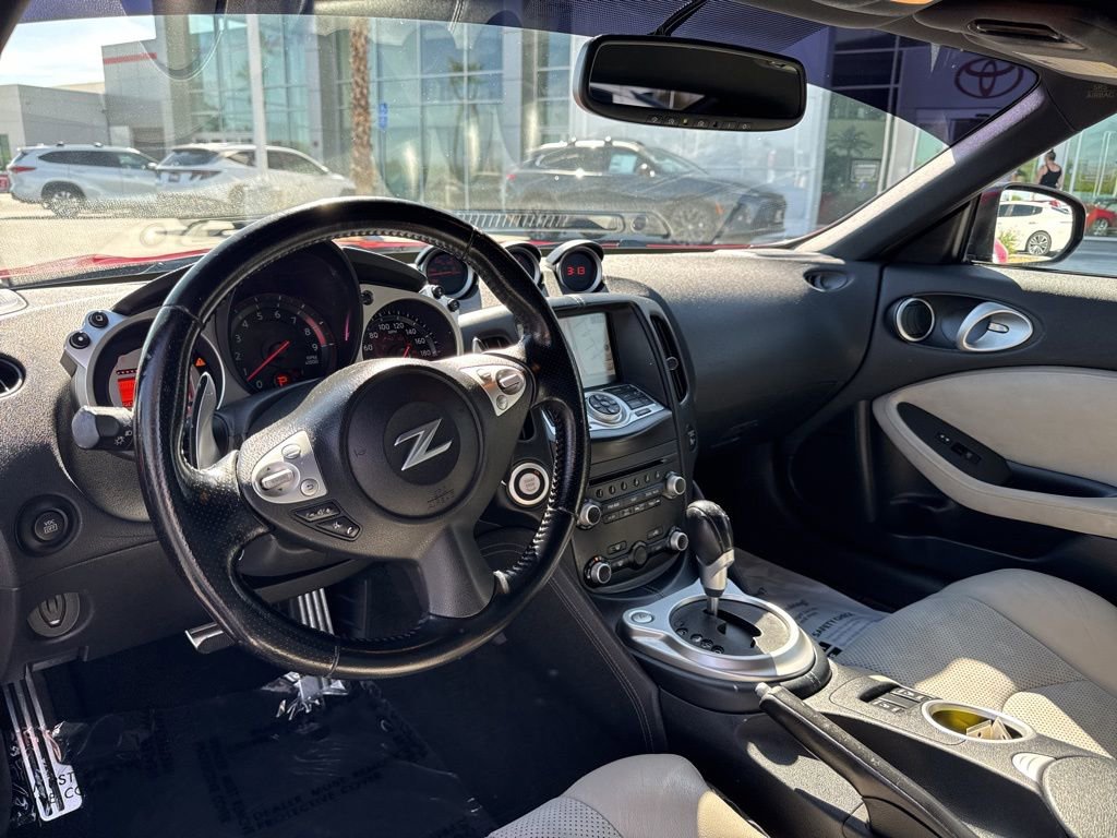 Used 2010 Nissan 370Z Touring w/ Sport Pkg image 12