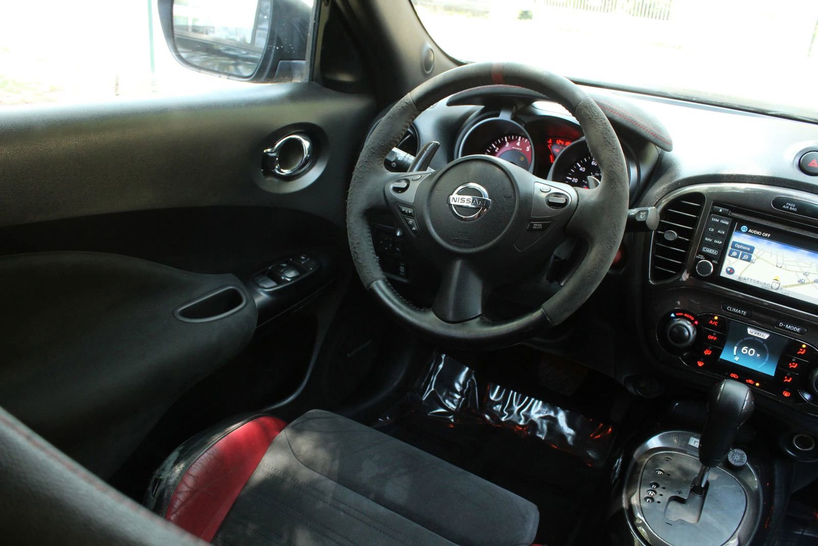 Used 2015 Nissan Juke NISMO RS w/ Interior Illumination Package AWD/4WD image 24