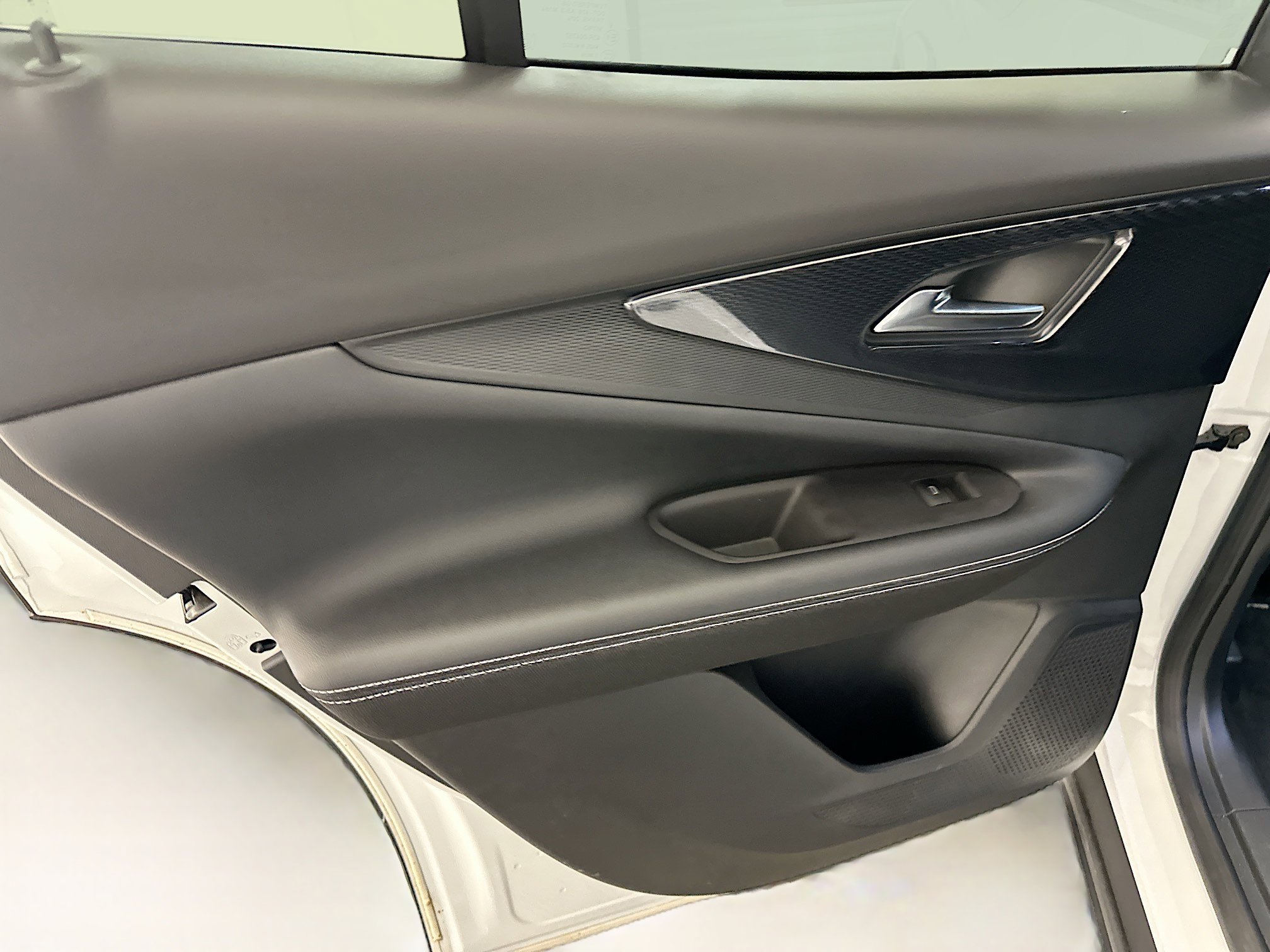 Used 2024 Chevrolet Blazer EV LT AWD/4WD image 27