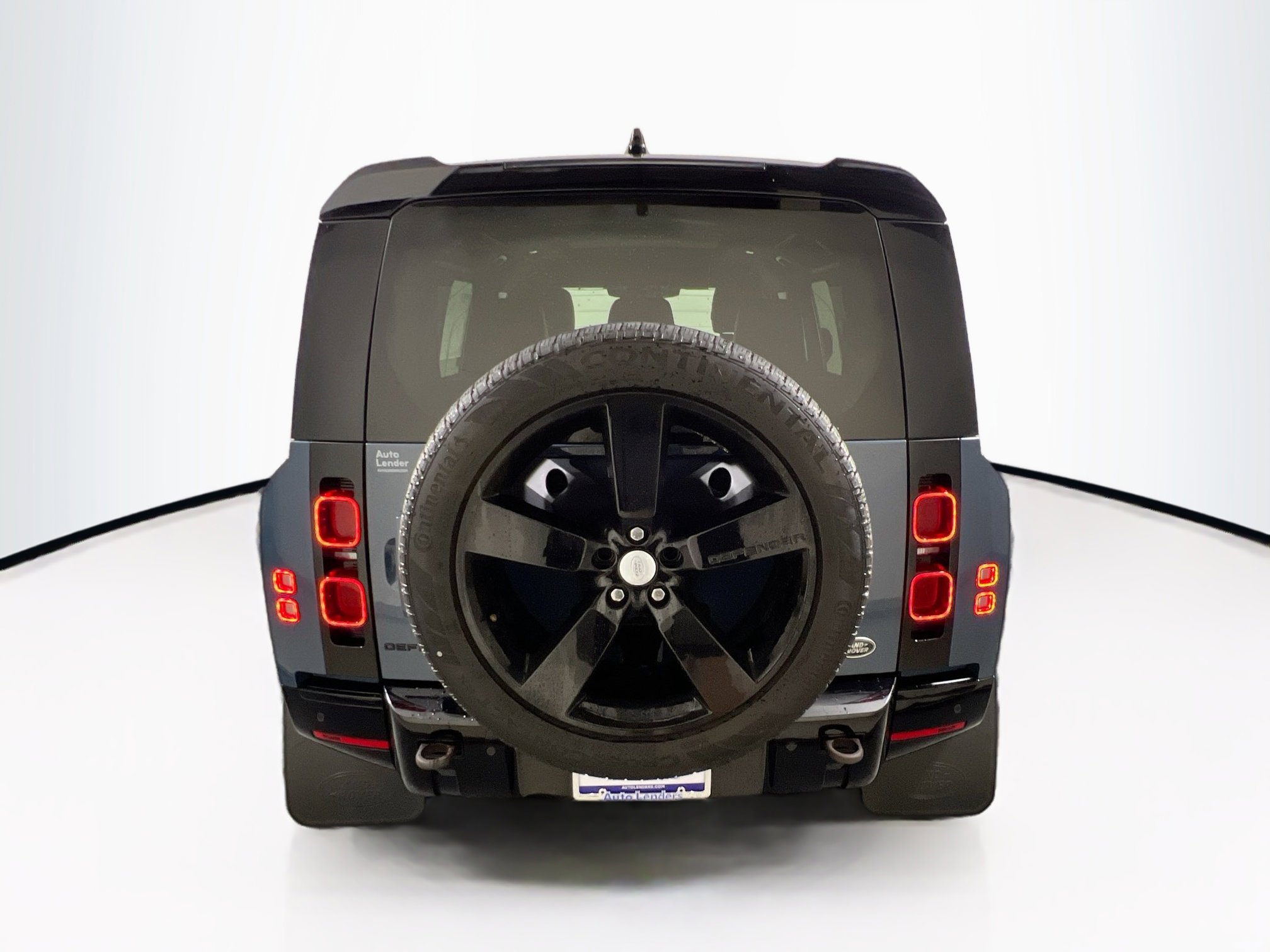 Used 2023 Land Rover Defender 110 X-Dynamic SE image 6