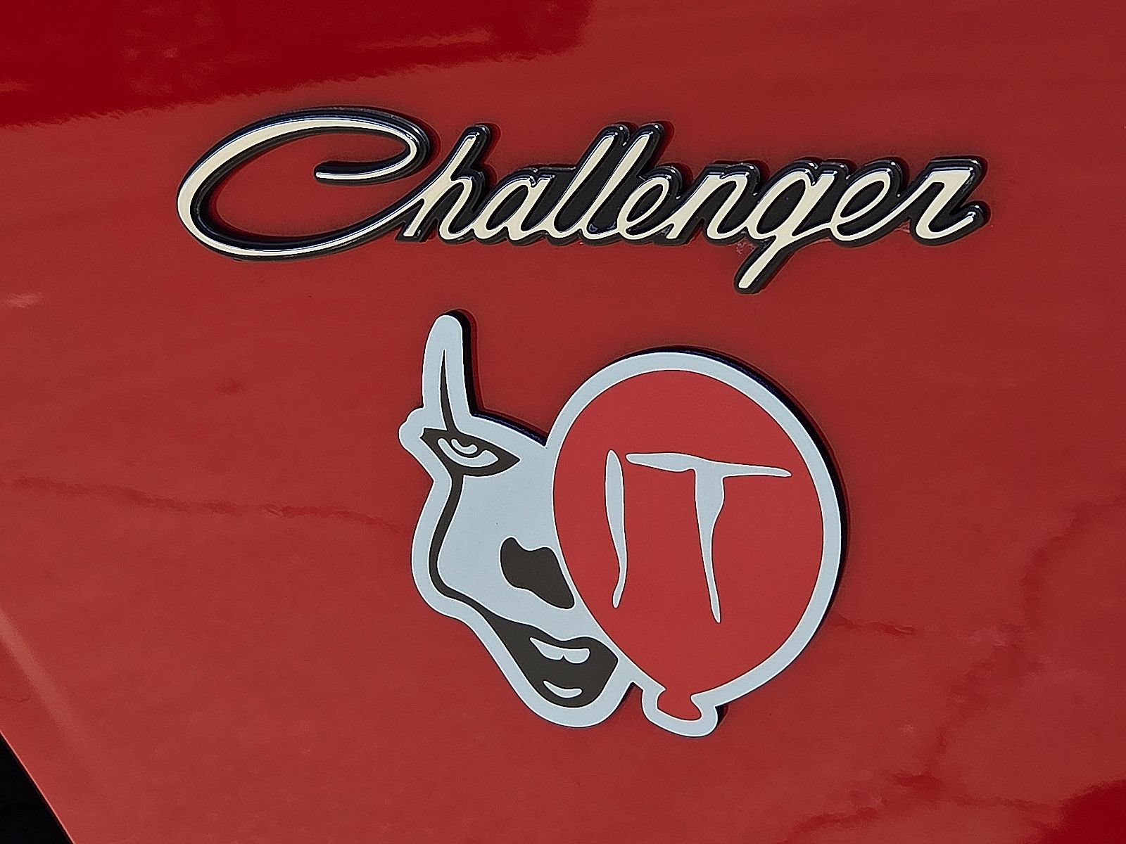 Used 2015 Dodge Challenger R/T Plus RWD image 9