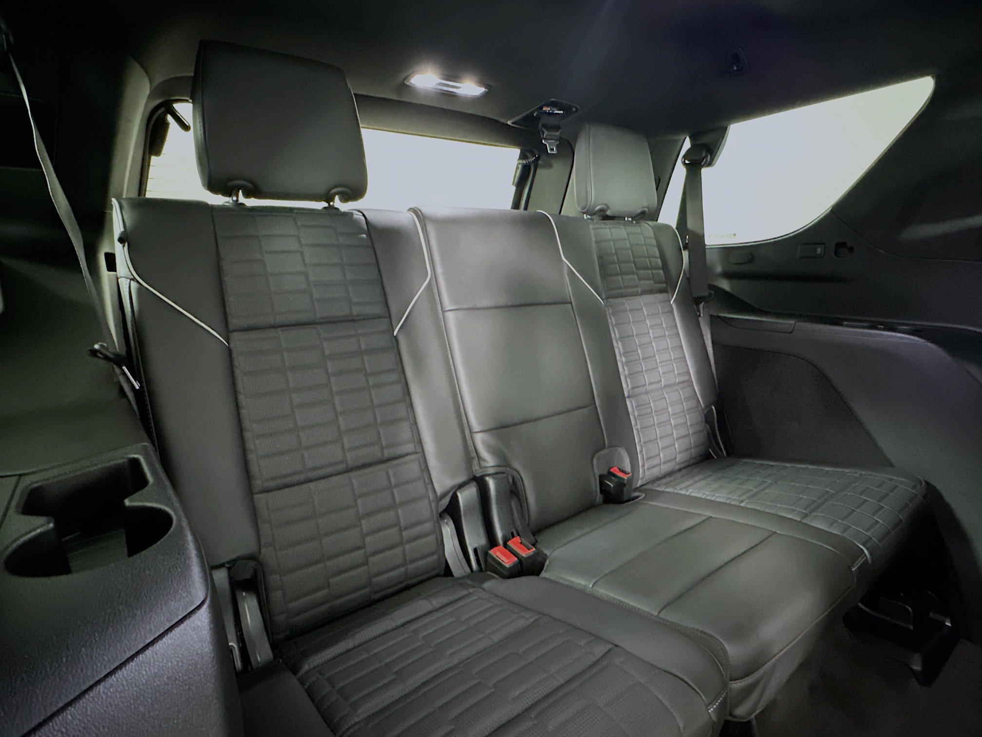 Used 2025 Cadillac Escalade Sport Platinum w/ LPO, Floor Liner Package AWD/4WD image 30