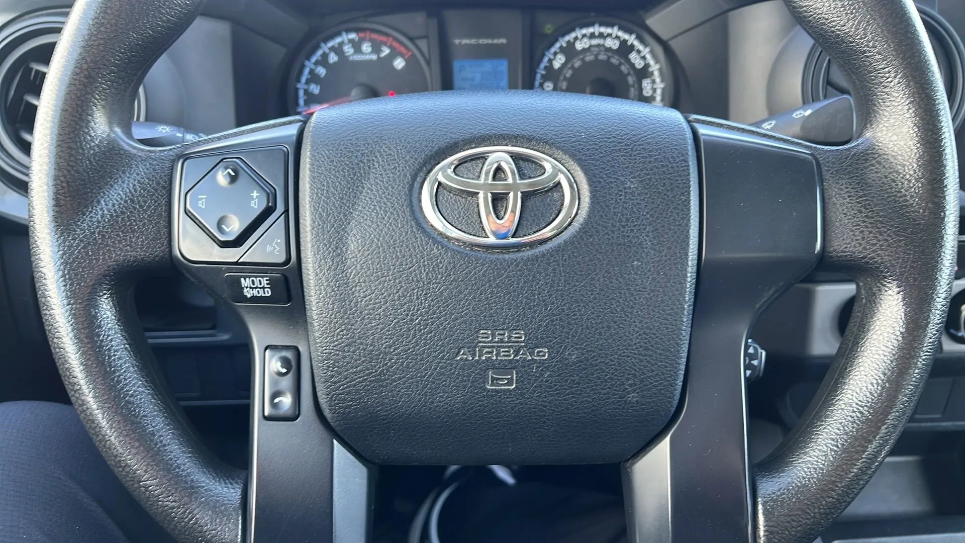 Used 2017 Toyota Tacoma SR image 25