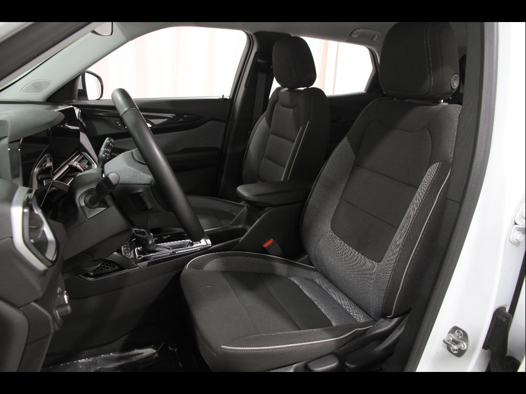 Certified 2024 Chevrolet TrailBlazer LT w/ LT Cold Weather Package image 5