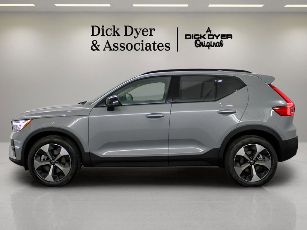 New 2026 Volvo XC40 B5 Plus w/ Protection Package Premier AWD/4WD image 5