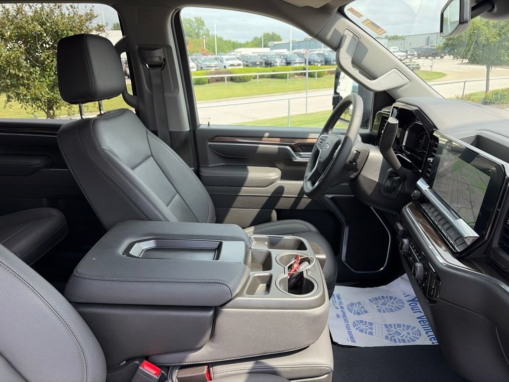 Used 2025 Chevrolet Silverado 2500 LT w/ Trail Boss Package AWD/4WD image 34