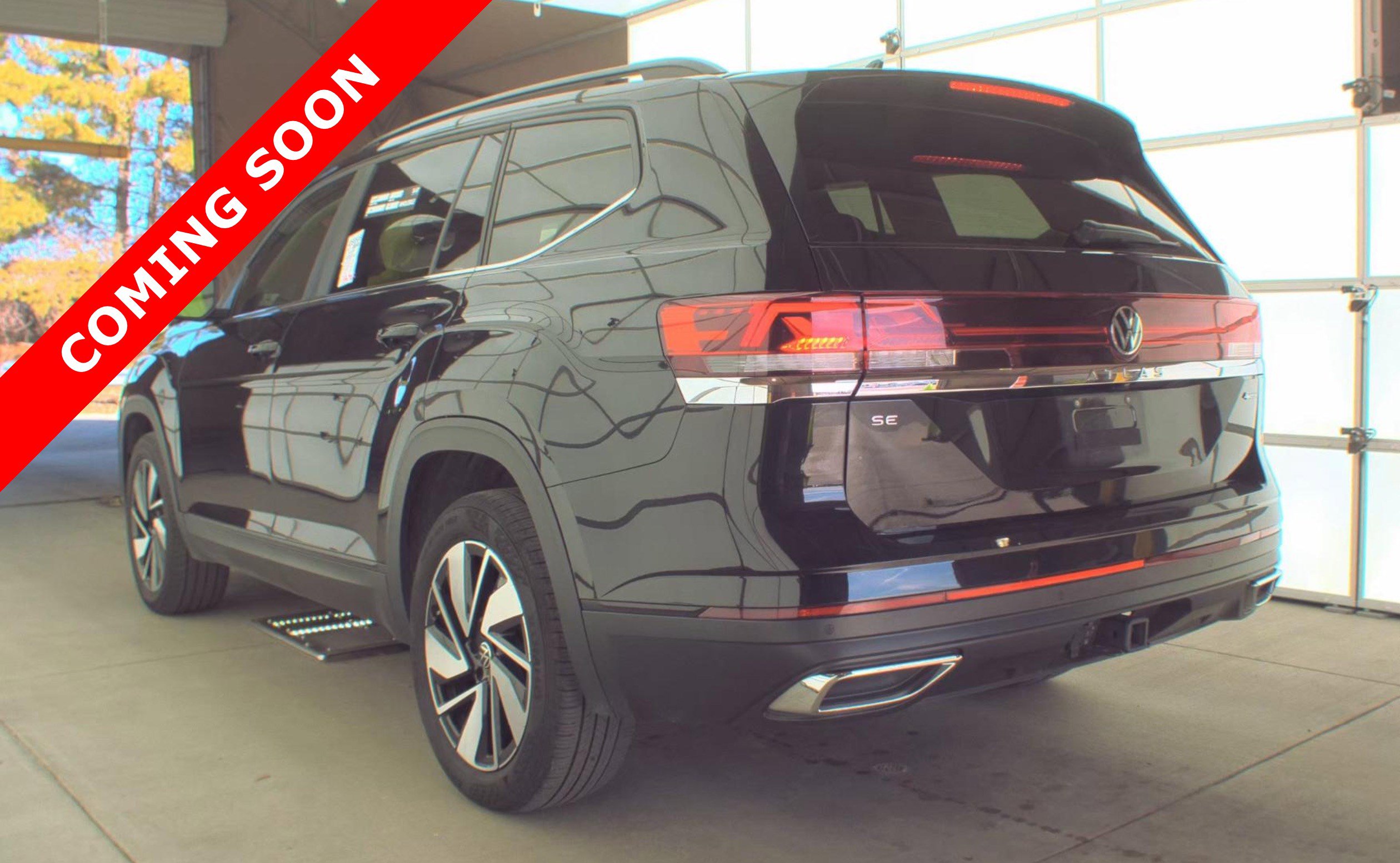 Used 2024 Volkswagen Atlas SE image 5