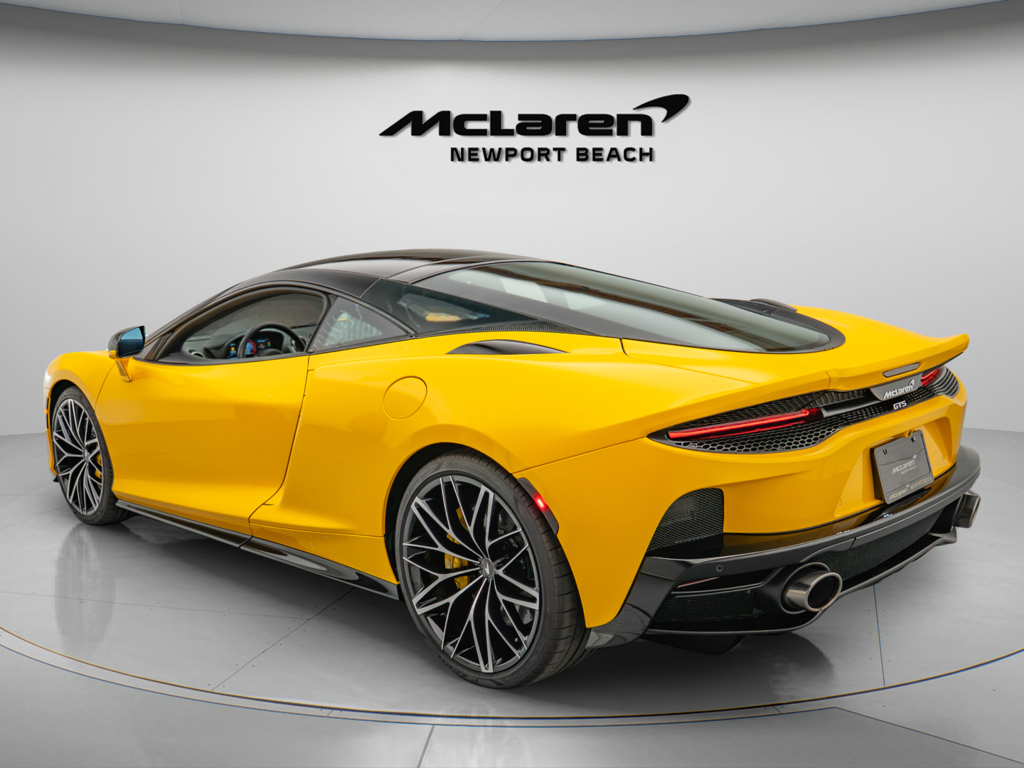 Used 2025 McLaren GTS RWD image 4