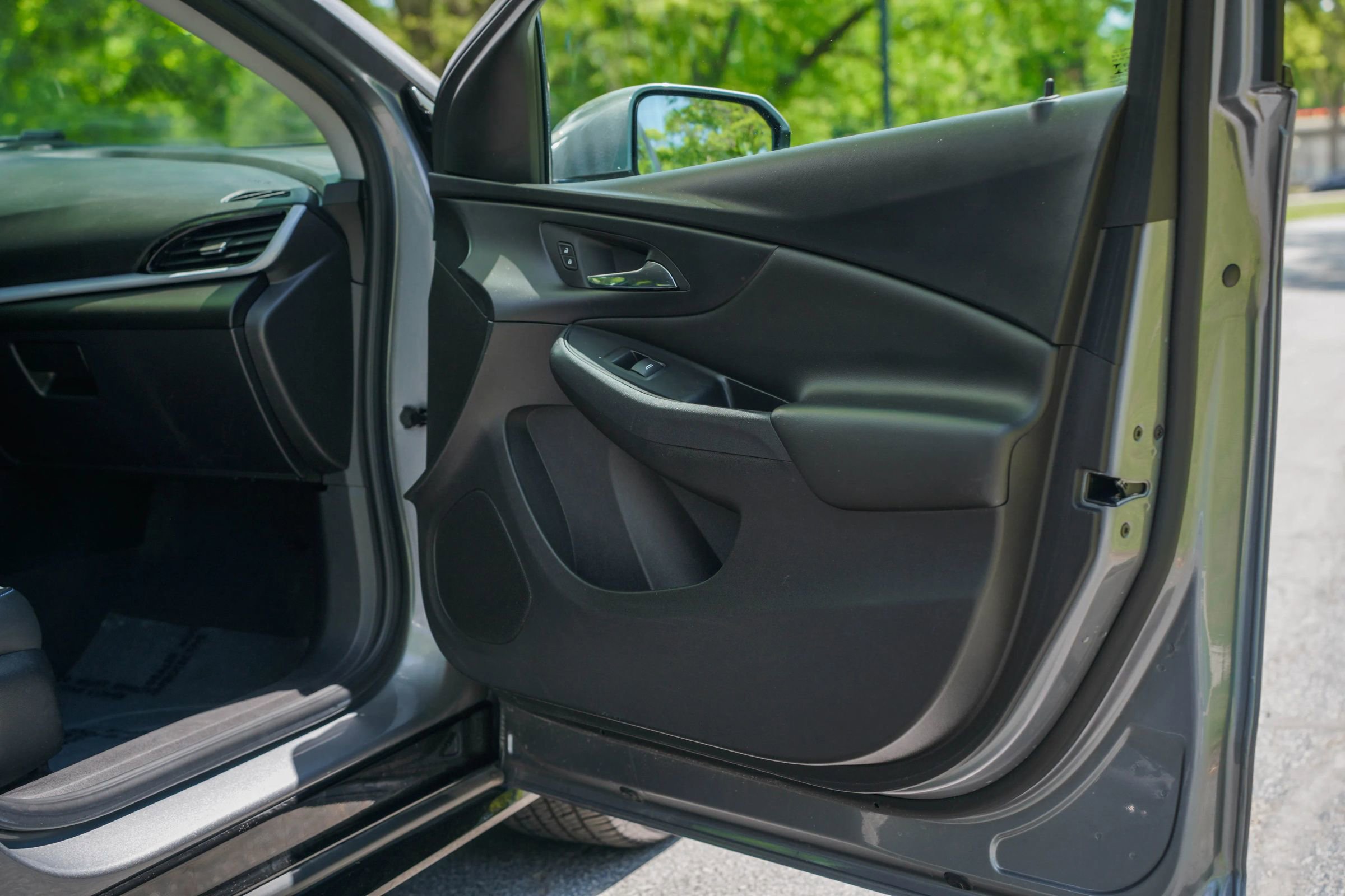 Used 2018 Chevrolet Volt LT w/ LT Driver Confidence Package FWD image 21