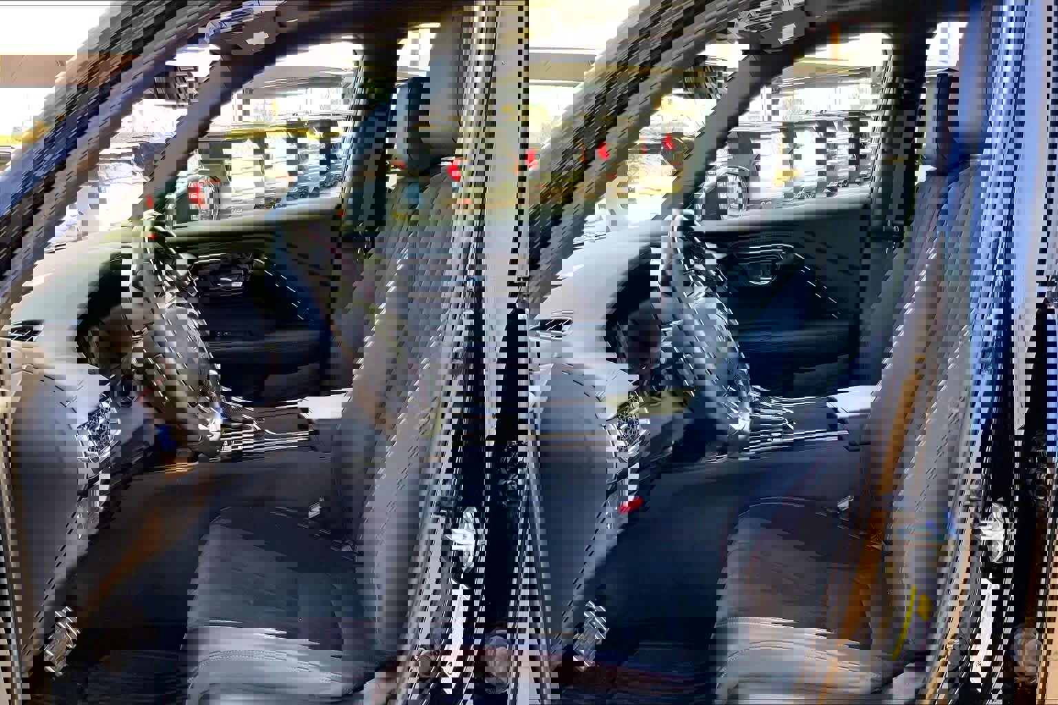 Used 2025 Acura ADX A-Spec image 8