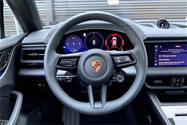 Used 2025 Porsche Macan Electric image 7