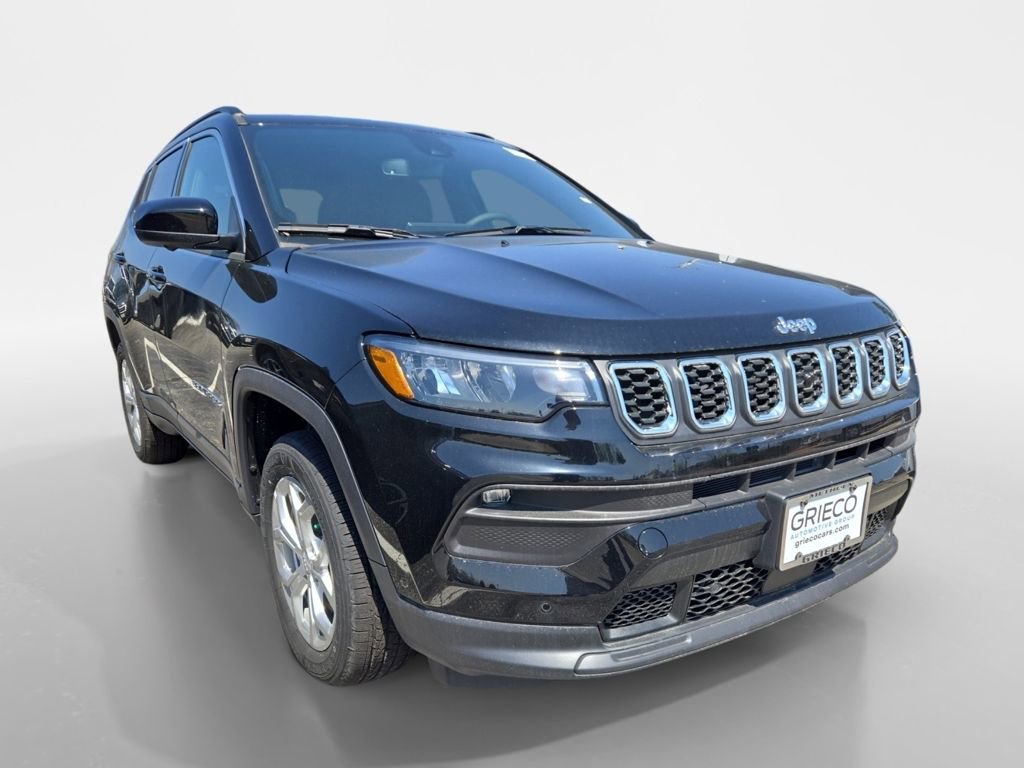New 2024 Jeep Compass Latitude w/ Convenience Group AWD/4WD image 1