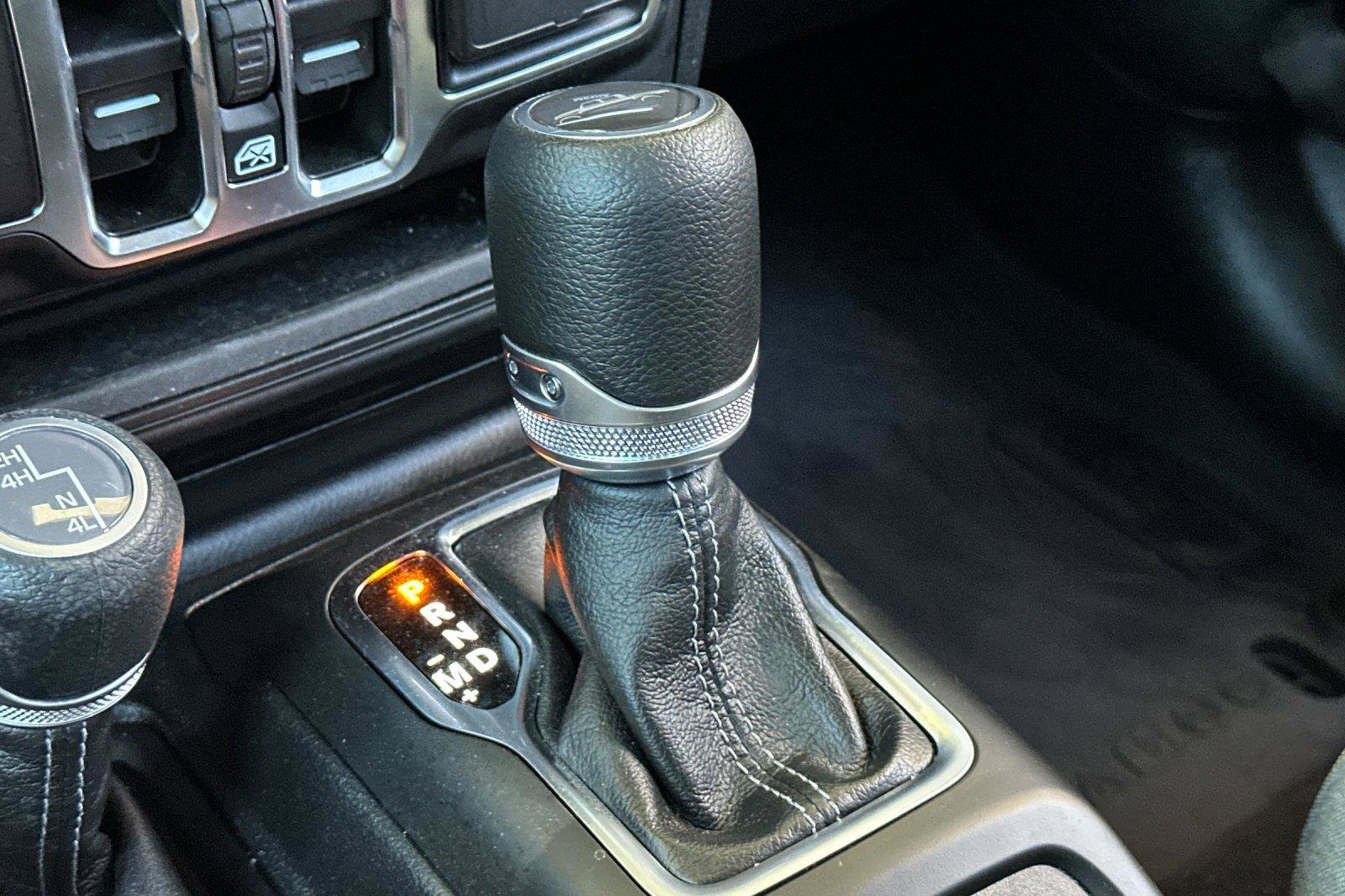 Certified 2025 Jeep Gladiator Sport AWD/4WD image 19