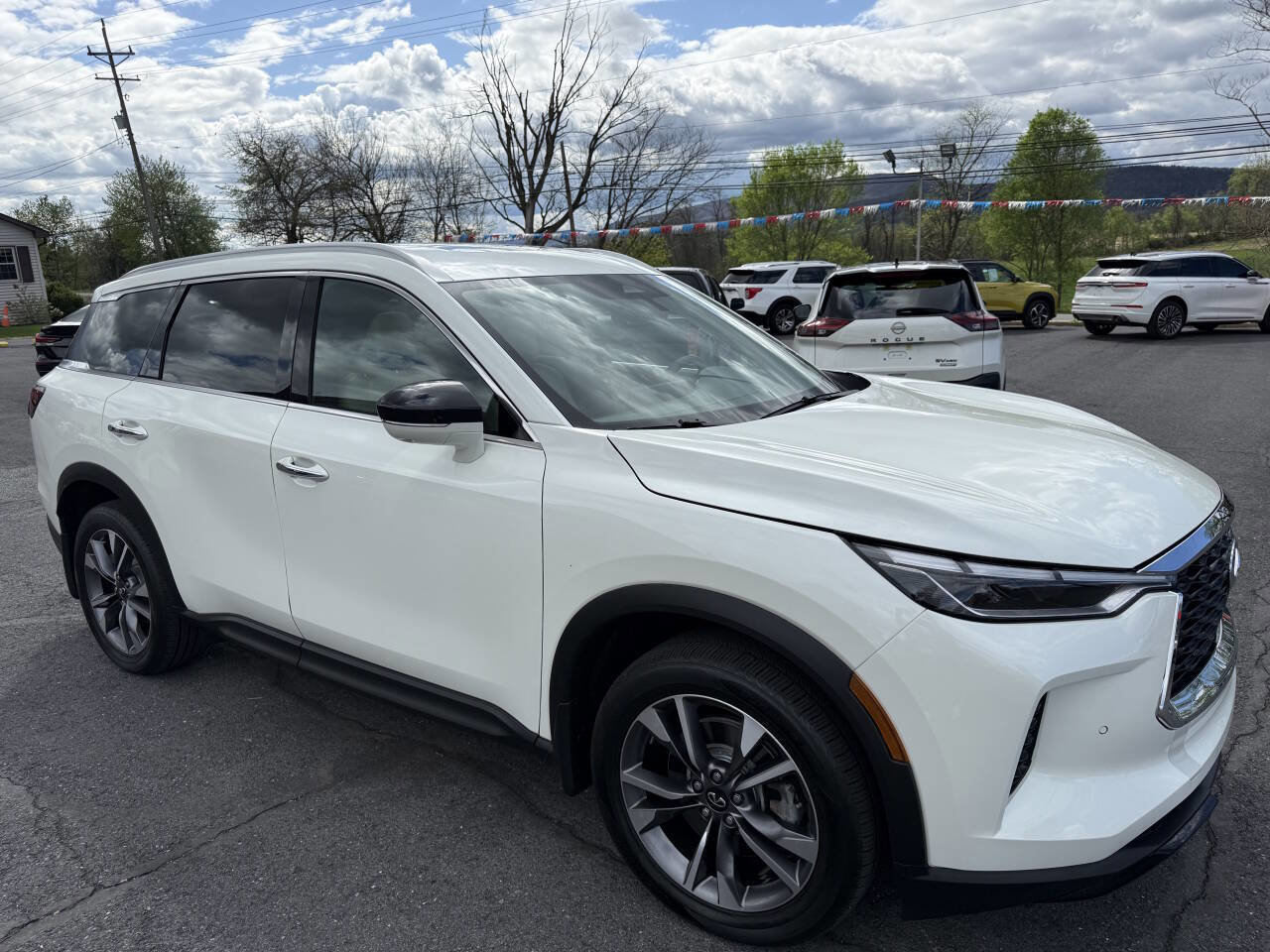 Used 2023 INFINITI QX60 Luxe w/ Cargo Package AWD/4WD image 7