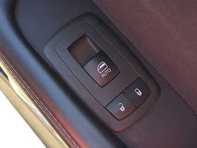 Used 2023 Dodge Challenger SXT image 34