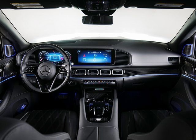 Used 2024 Mercedes-Benz Maybach GLS 600 4MATIC image 4