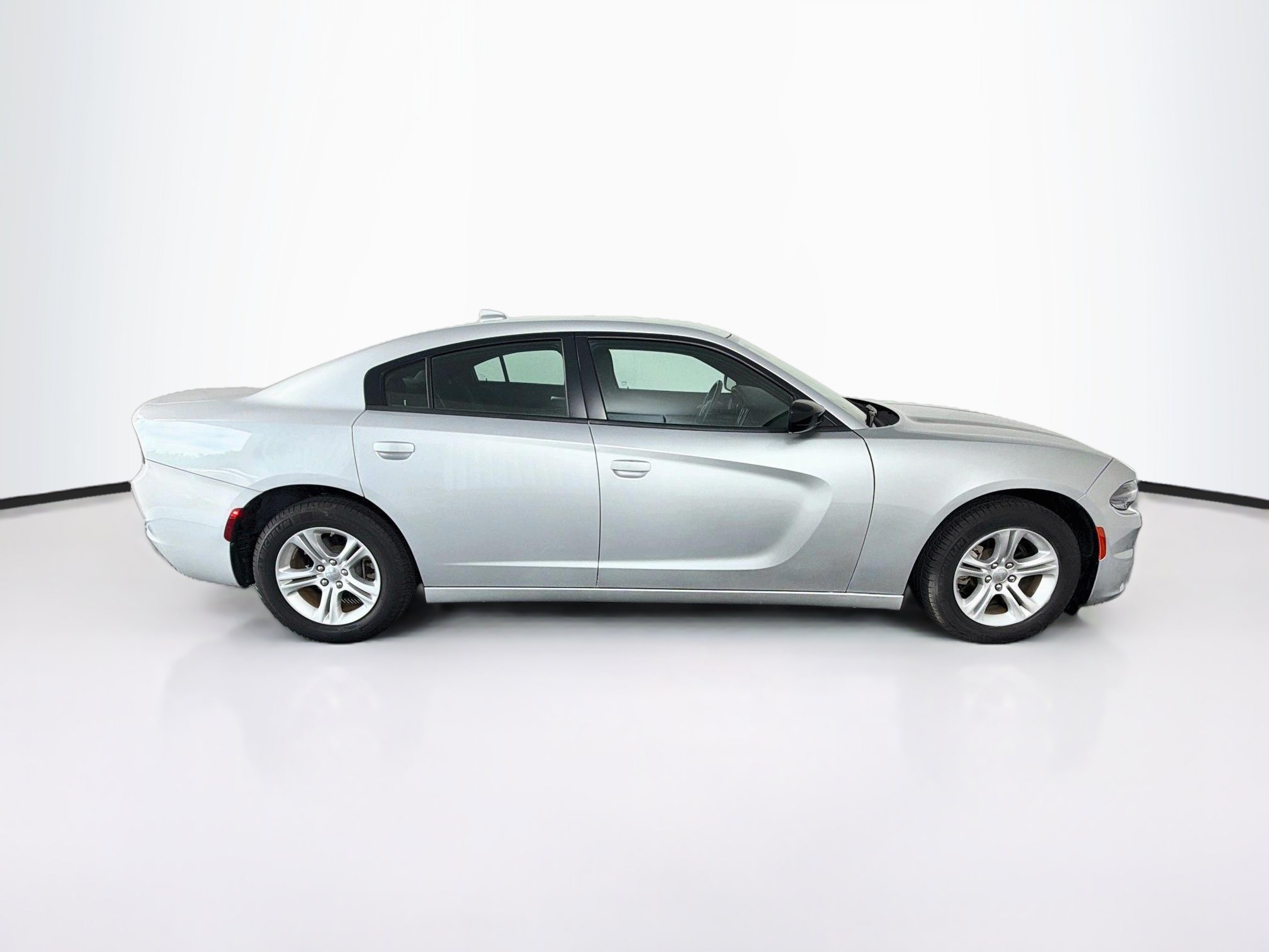 Used 2023 Dodge Charger SXT RWD image 10