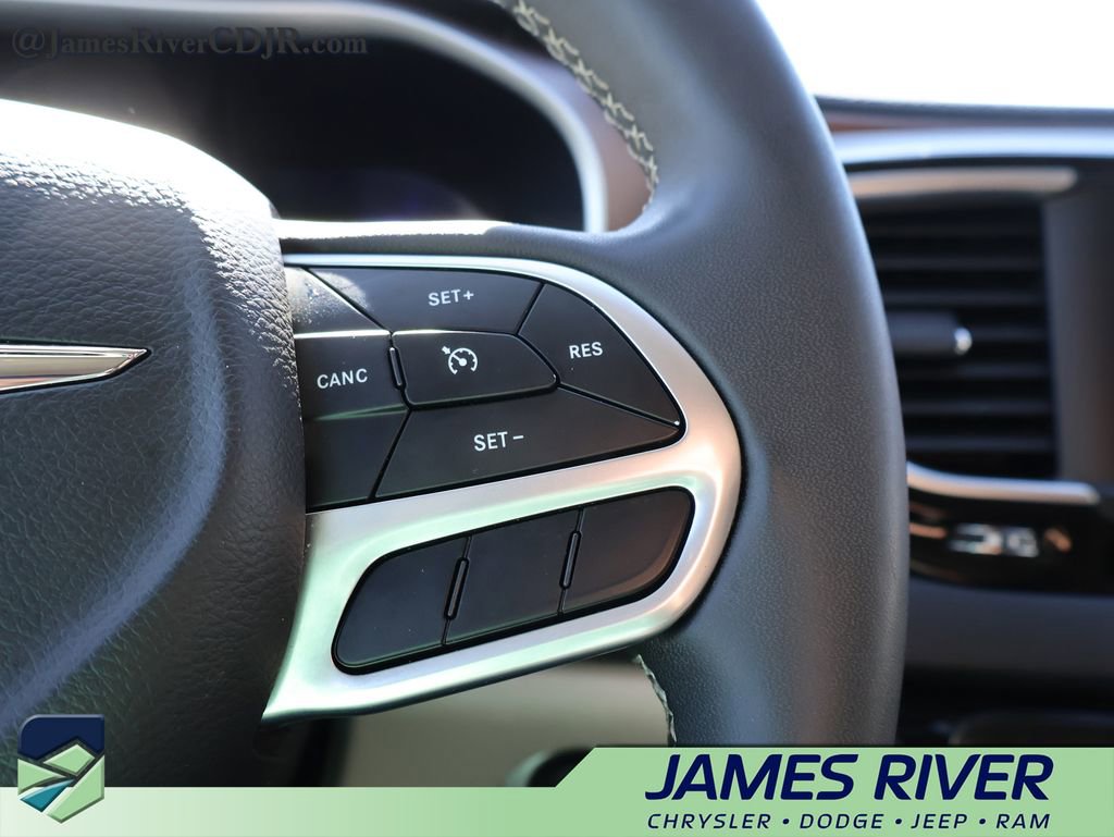 Used 2024 Chrysler Voyager LX image 27