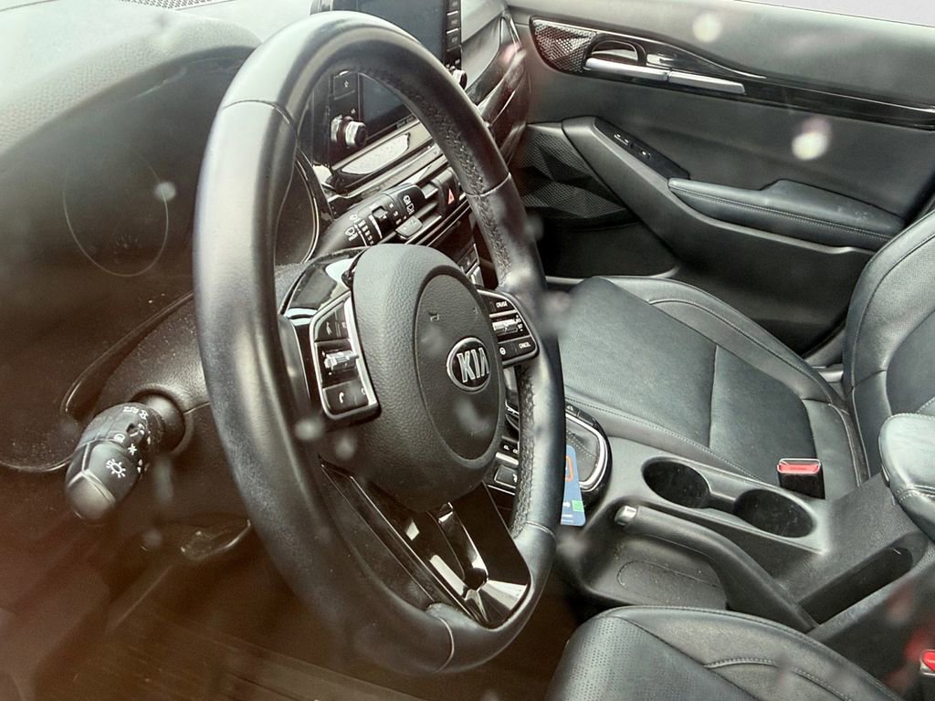 Used 2021 Kia Seltos EX image 9