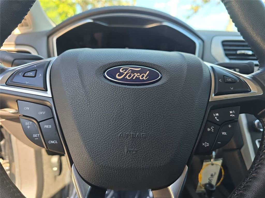 Used 2016 Ford Fusion SE w/ Equipment Group 202A FWD image 22
