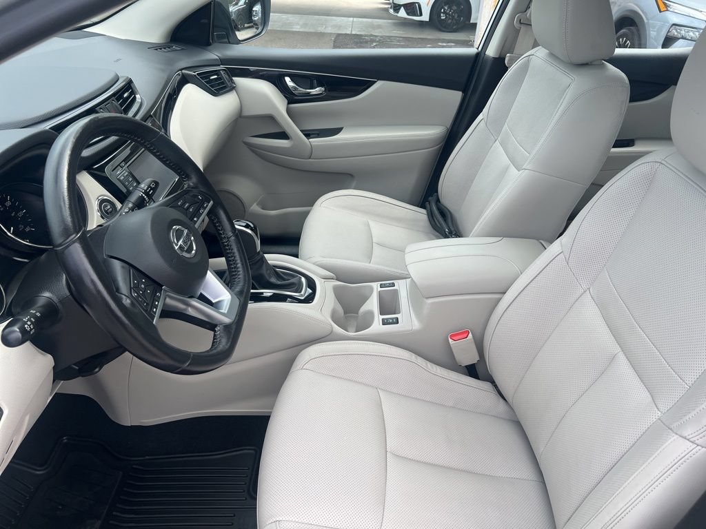 Used 2018 Nissan Rogue Sport SL w/ SL Premium Package AWD/4WD image 4