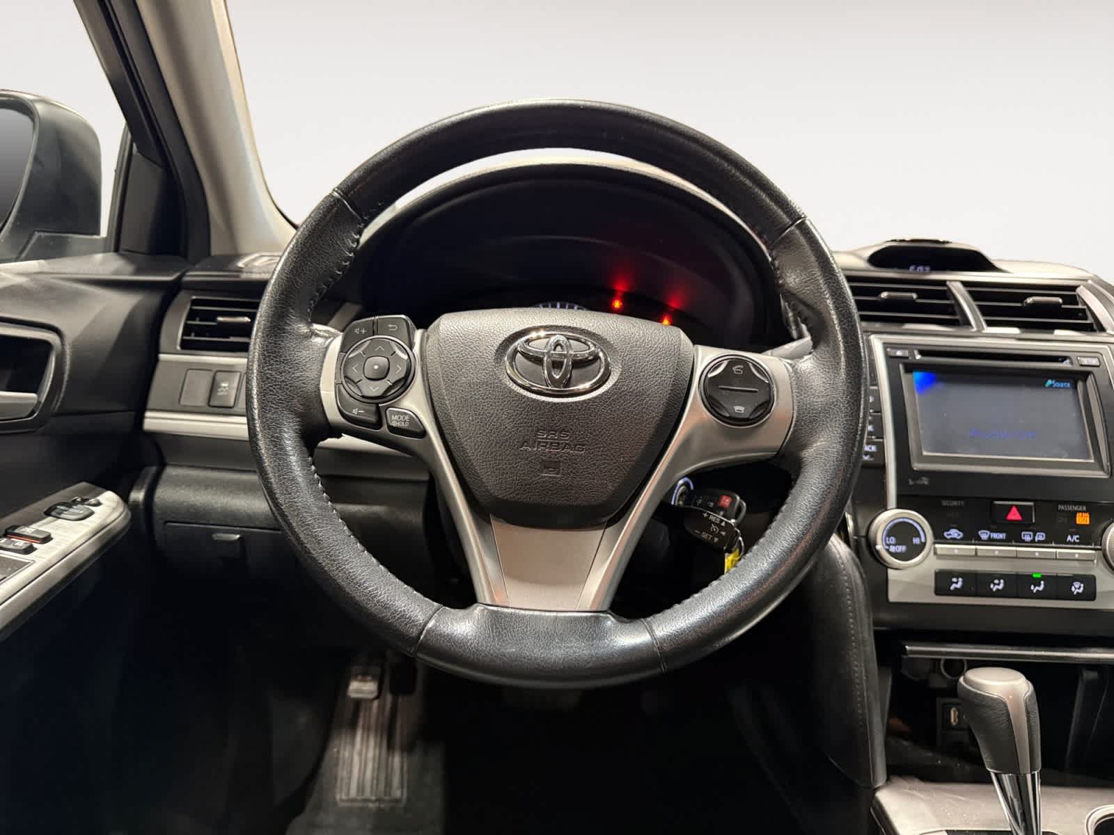 Used 2014 Toyota Camry SE FWD image 13