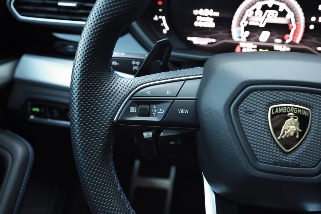 Used 2019 Lamborghini Urus AWD/4WD image 20