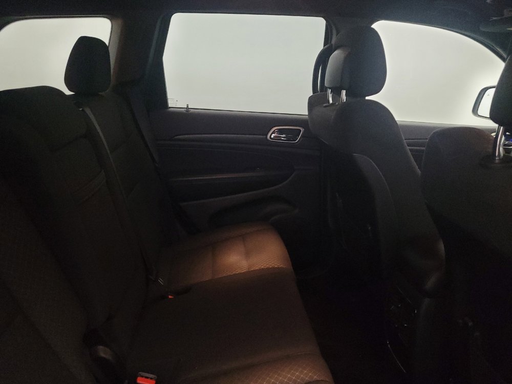 Used 2019 Jeep Grand Cherokee Laredo AWD/4WD image 19