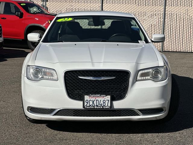 Used 2022 Chrysler 300 Touring image 2