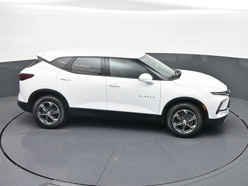 Used 2023 Chevrolet Blazer LT AWD/4WD image 26