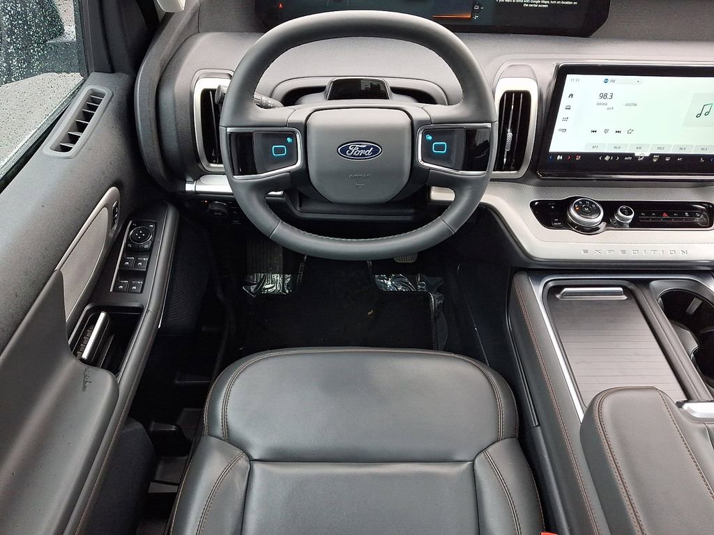 Used 2025 Ford Expedition Active AWD/4WD image 13