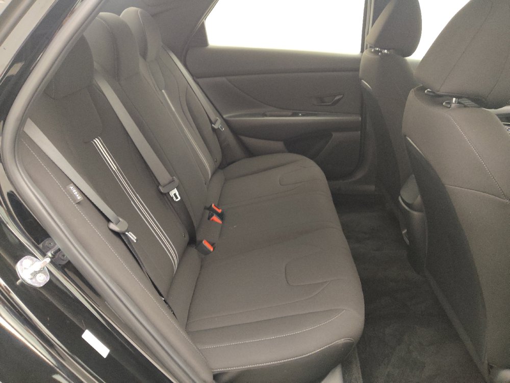 Used 2025 Hyundai Elantra Sport FWD image 19