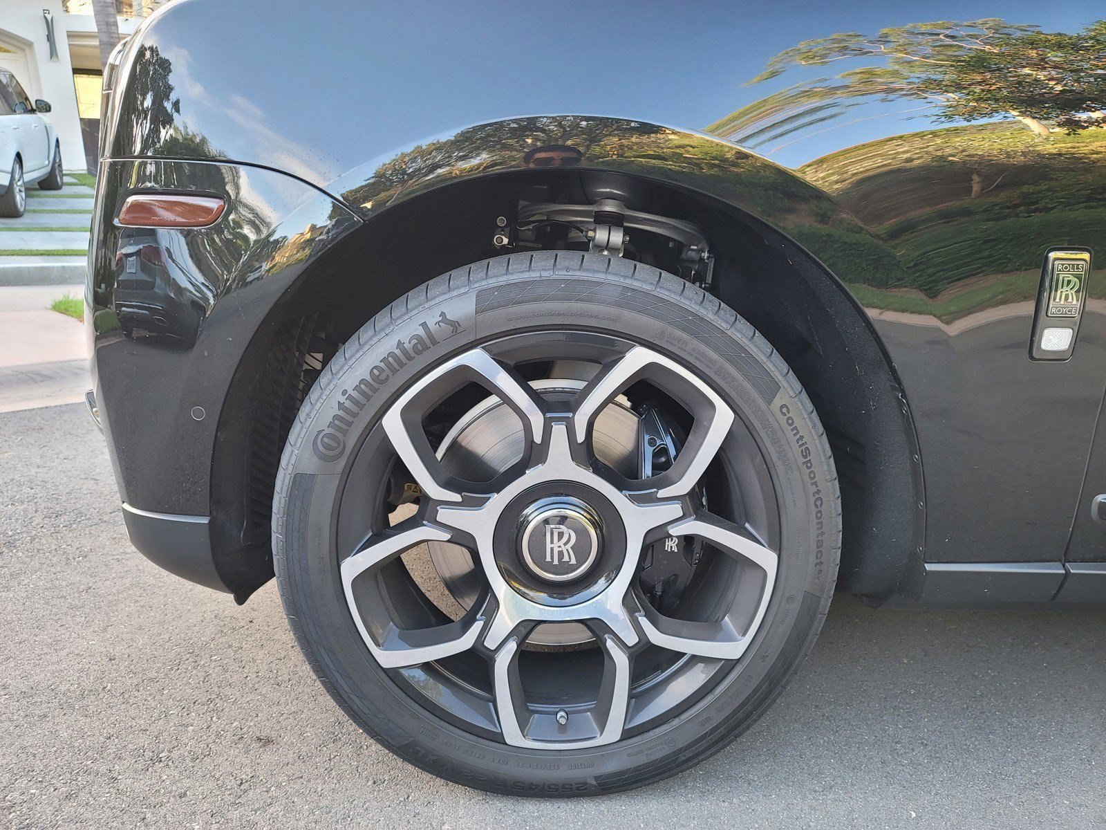 Used 2021 Rolls-Royce Cullinan Black Badge AWD/4WD image 25