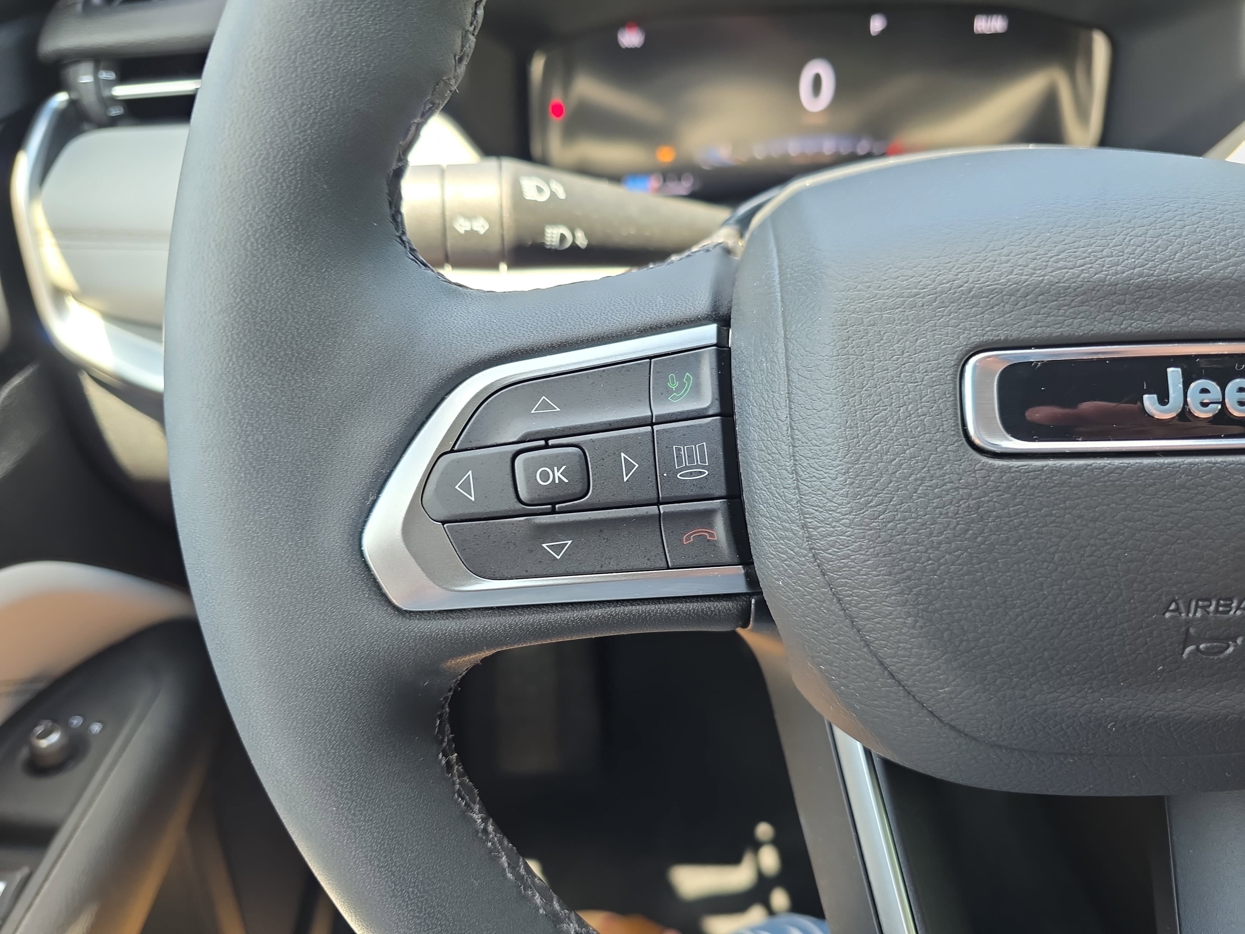 Used 2025 Jeep Compass Limited w/ Elite Group AWD/4WD image 15
