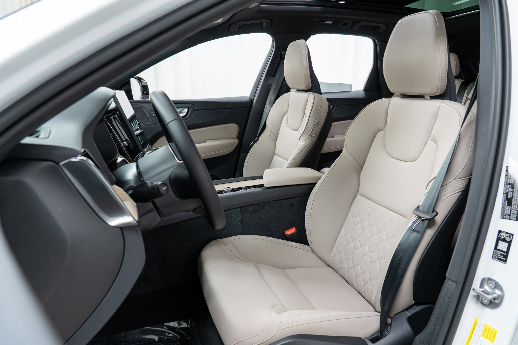 New 2026 Volvo XC60 B5 Plus w/ Climate Package image 13