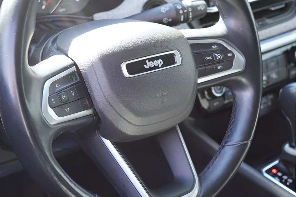 Used 2022 Jeep Compass Latitude image 14