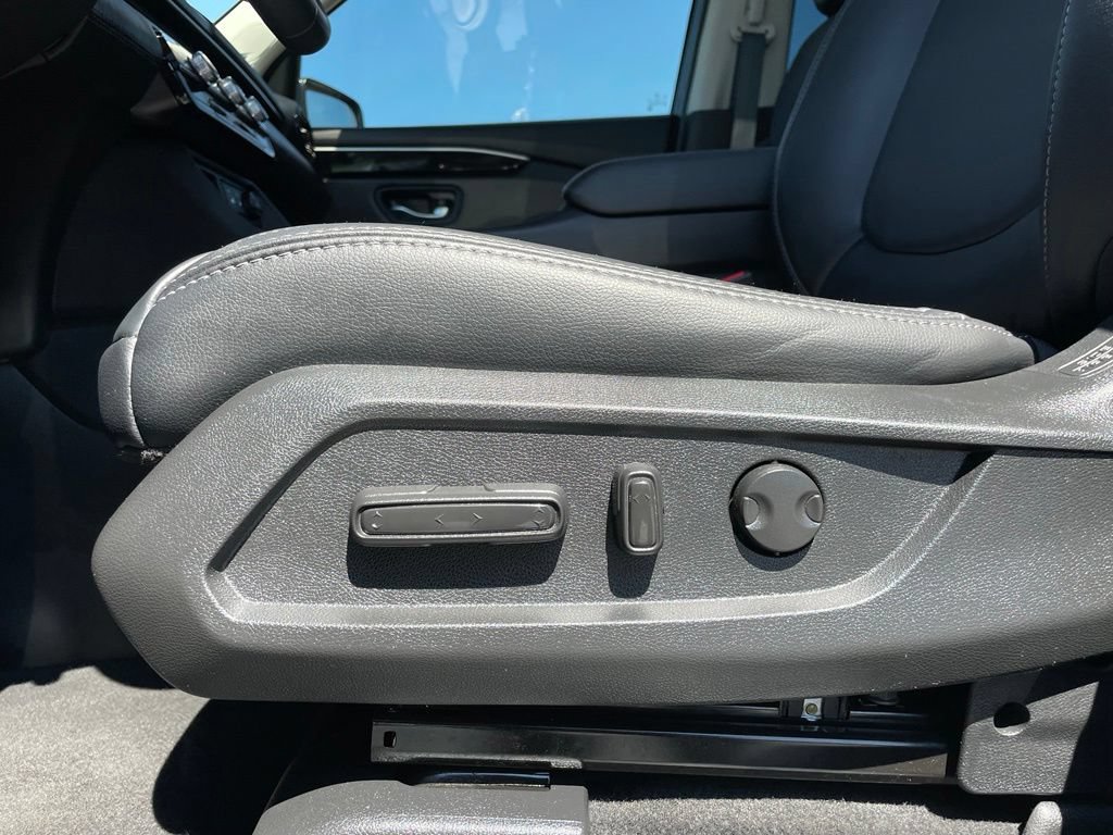 Certified 2025 Honda Pilot Touring image 25